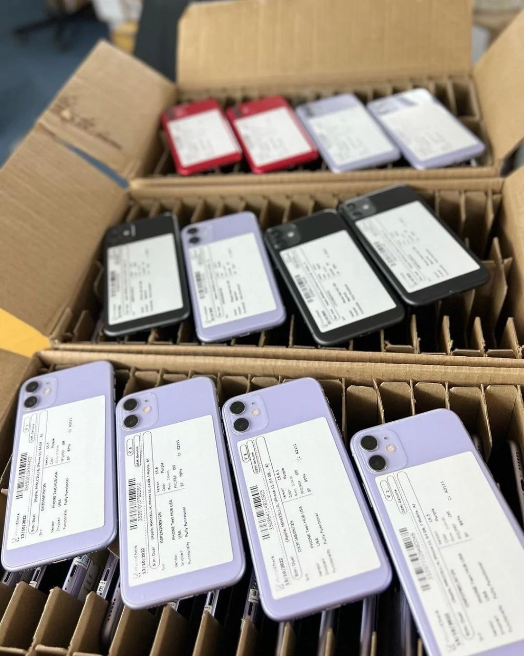 Mixed-iPhone-Wholesale-Pallets2.webp Wholesale Mixed iPhone Pallet (15 Phones) - Image 1